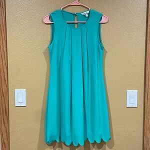 Women’s/Juniors Size Small Dress.